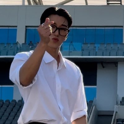 kuromisan__'s profile picture. eight makes one team ∞ˎˊ˗ yo dream ⋆°•☁︎⋆ missing san and mark hours ♡ ༘*.ﾟ