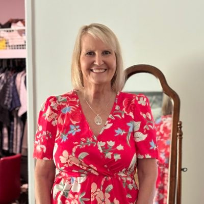 DebHoward620043's profile picture. 