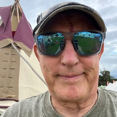 lesketteringham's profile picture. 