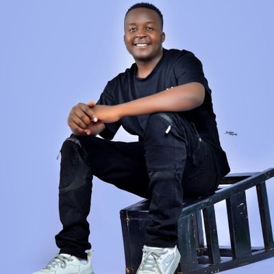 RhymesUnusual's profile picture. Iam unusual