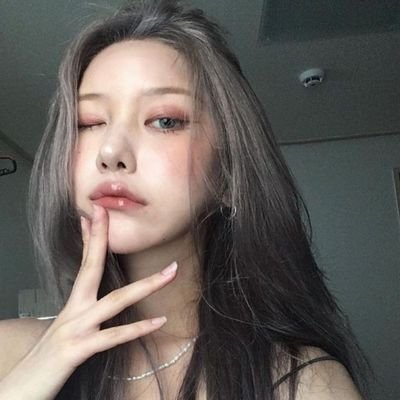 aadorix's profile picture. jangan diseriusin nanti baper