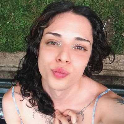 Ella/La.
26 años.
Stgo, CL 📌
Madre de 3 Gates 😺
Activista Transfeminista 🏳️⚧️
Aprendiz de Astrología 🌞
Trabajo en @trescooperativa (IG) 🖍️🏳️🌈🏳️⚧️