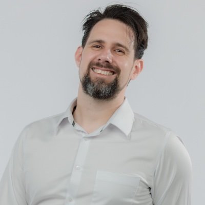 Founder Hoornweg Advies. I’m also a data architect, but call me a translator, I make data magically translatable into a normal language.