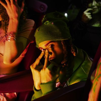 lostatic's profile picture. here to change your perspective🎶