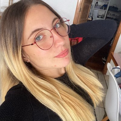 💗 Dinner dates 🍽️ & black coffee lover ☕
Cancer energy ♋️
DM me if you're brave enough
