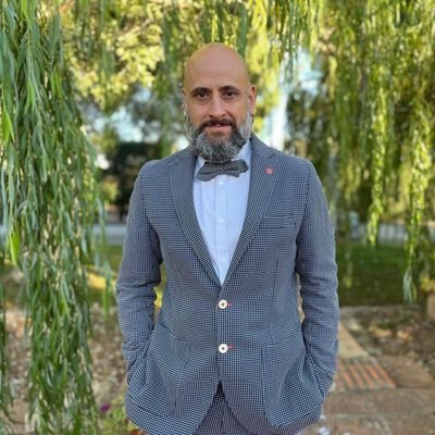 Primum vivere, deinde philosophari. Arqueólogo e Historiador, pero sobre todo luchador. Portavoz GMS Arroyomolinos.
Si vais a Bluesksy...
@bytybajk.bsky.social