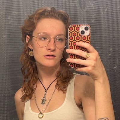 23. recovering manic pixie dream girl. professional candle-at-both-ends burner. fan of Cool and Awesome movies. mother to 2 dumb cats @jonesybabeyboy