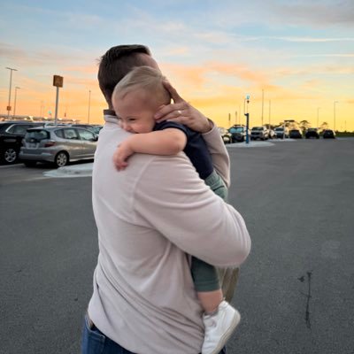 AwezomeAuztin's profile picture. Truth suffers, but never dies.