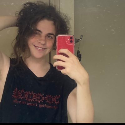 || Straight edge || 23 || She/Her || I am become girl, destroyer of boy.