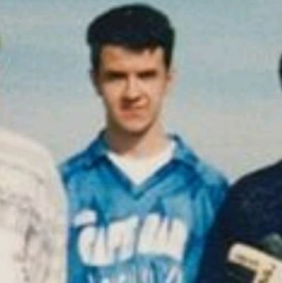 Riojano, cosecha del 77. Responsable Comercial del Club de Marketing de La Rioja. Mi pasión: mi mujer y nuestros dos hijos.