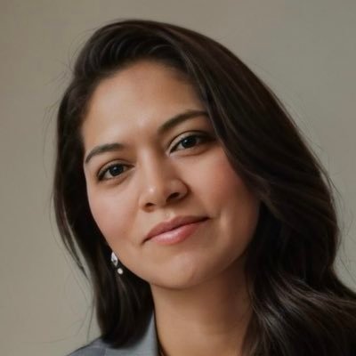 Comms strategist in the nonprofit world | Advocating for immigrant rights. | Born & raised in Ecuador.