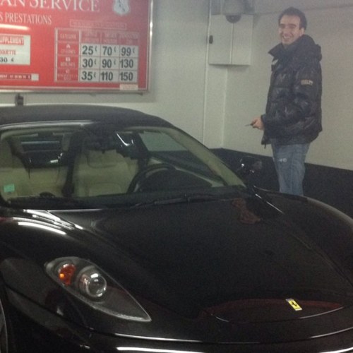 karimdo87's profile picture. 