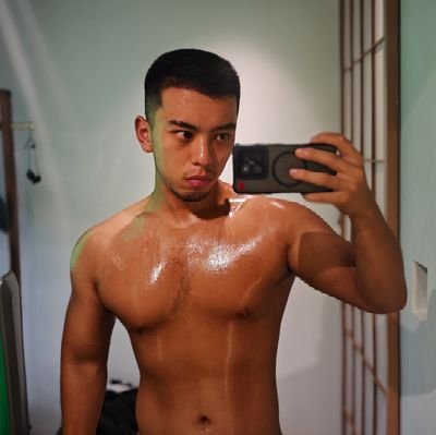 yowamushi_jwj's profile picture. 174/80/25/INTP/♑/G凹；📍based in Shanghai;上海住み/マッチョが好きです💪/🔕通知切ってるのでレス遅いです申し訳ありません🙇‍♂️/仲良くしてよろしくお願いします。
🗣️🇯🇵日本語◎/🇨🇳中国語◎