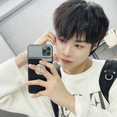 ohhanbee698's profile picture. Hanbin is Sunflower Boy of TEMPEST