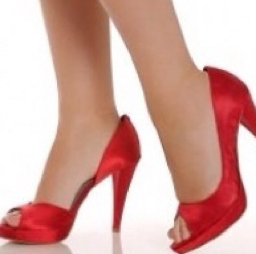 goodgrlprobz's profile picture. yes, i am judging you.