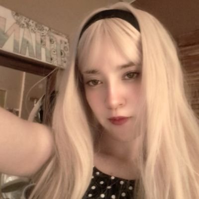 Thania_vich's profile picture. Bruh