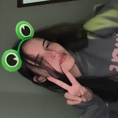 mrnvez's profile picture. busy being in love with @zzsush