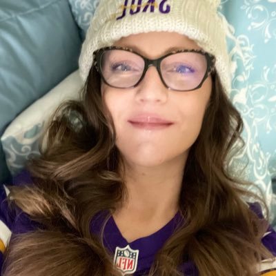 Clever😬cool😎funny wannabe😆 ♈️☀️♏️🌚♉️⬆️ 🇺🇸USA 100%Scand 23nMe said so🤭BA/CrimJust•BA/PSY •Working on my masters in Justice. SKOL💜💛 and #FTP 🧡