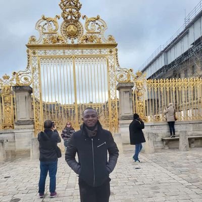 homme politique(Né pour dirigé) député provinciale du Kasaï oriental