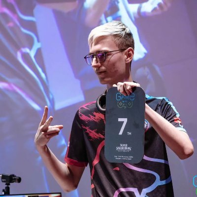 Smash Player◽7th in 🇨🇭 ◽PT main - Charizard 🐉◽19yo◽player for @TeamSolidCH◽Aiming to become one of the best in Europe