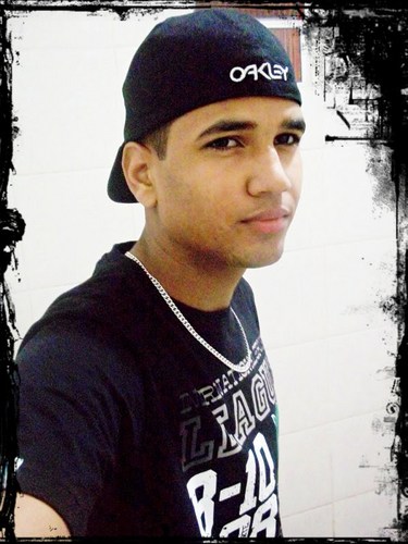 naum confunda minha personalidade com minhas atitudes... minha personalidade é quem eu sou e minhas atitudes depende de quem vc é!!!