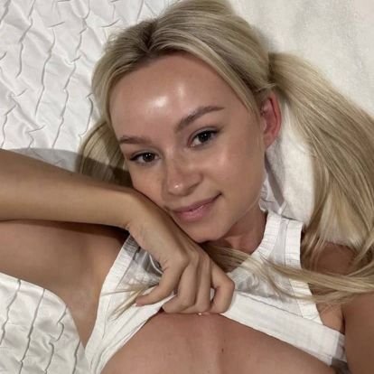 hello my name is ankie I am a hookup girl if you need me for Booking I am interested ok