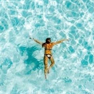 authoroms's profile picture. 