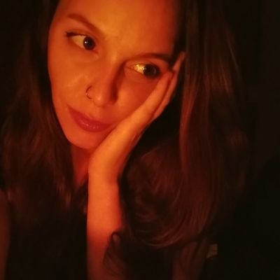 LongerShadows's profile picture. Todo puede terminar mañana o puede continuar para siempre.