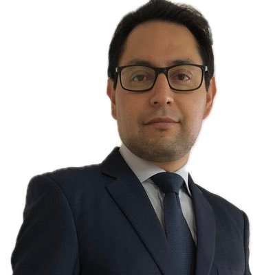 Ingeniero eléctrico apasionado por la innovación y sostenibilidad, MBA y especialista en automatización y control. Iniciador de la electromovilidad en Ecuador
