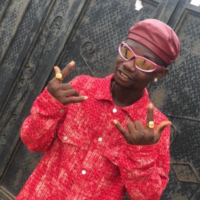 Young nigga from Bénin Republic,I fuck with the mic if you give me a chance,check out my tracks on audiomack,I got a lot of real shit there nigga