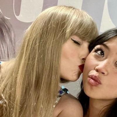 *✧・゚:* she/her • one direction + taylor swift *:・゚✧*