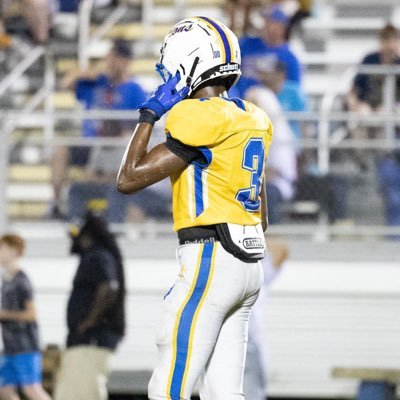 CulverZy93882's profile picture. #3 safety/RB Height 6.1 weight 170                       Junior Season Stats: 542 yds/12.3 a carry/6 Touchdowns/70 Tackles/2 forced fumbles/1 interception