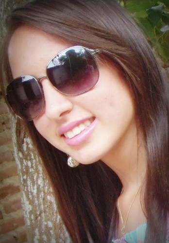 Quem sou eu? Prazer sou Laryssa,A Namorada
 do @jebsonfarias, 19 anos,geminiana, chata,muito ciumenta,Flamenguista♥ .Nordestinamente, Nordestina ♥