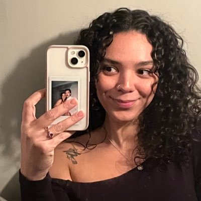 katianaapare's profile picture. she/her