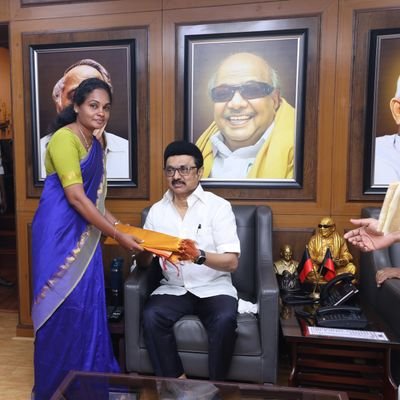 மாவட்ட மகளிர் தொண்டரணி
சமூக வலைதள பொறுப்பாளர்
கோவை வடக்கு மாவட்ட திமுக🖤❤️