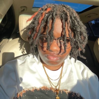 thatmfkabari's profile picture. idk im sexy