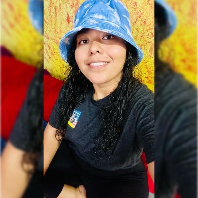 🔰Todo cambia si yo cambio 🧡 🔰Siempre tengo ganas de café 🔰Tengo una galleta en mi vida y también una valentina 🐶🐶❤️ 🔰