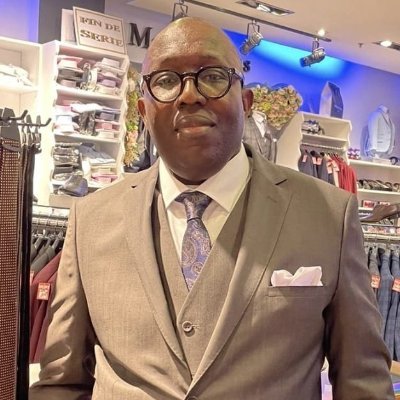 Homme politique né en 1974 à Dakar(Sénégal), Secrétaire général de la Ligue des Masses (L.M), Parti politique d'obédience socialiste et panafricaine.