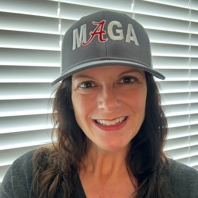 Conservative/Libertarian/Christian ✝️ Loves Jesus and America too 🇺🇸 ROLL TIDE ♥️🐘🏈 My family is awesome 🤗 Wine is good 🍷 Glenn Beck was right 😂