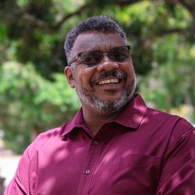 Professor de Química há 30 anos, sendo 15 anos no EM. 25 anos de 💍.
Antifascista, petista e torcedor do Santa Cruz FC. ⚫️⚪🔴
https://t.co/aVc6cyeMbq