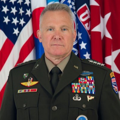 🇺🇸 army Four star general and infantry officer who serves as commander of the United Nation Command.ROK/US combined foreced command and United States