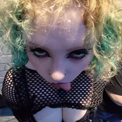 You are the problem, you are the traffic
// It's time for you to bury me
🏳️🌈✨🌊🩸⚰️🔥💋🔪🥀🔮