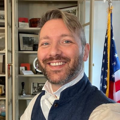 Actor, Singer, Writer | Lover of theatre, film, and good books | Church organist | NJ-based reporter & historian 🏳️🌈 🏳️⚧️