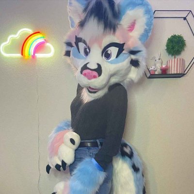 Just a cute artist. ^w^, with a need for some love.
Artist? Yes.
Web developer? yes
Currently: Commissions are open.