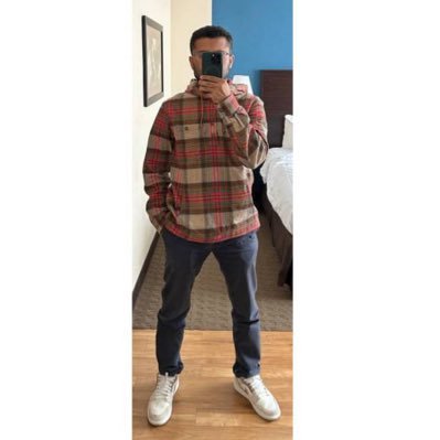 Zein_amib's profile picture. طفلِ دوانْ در پی گنجشکِ پریده