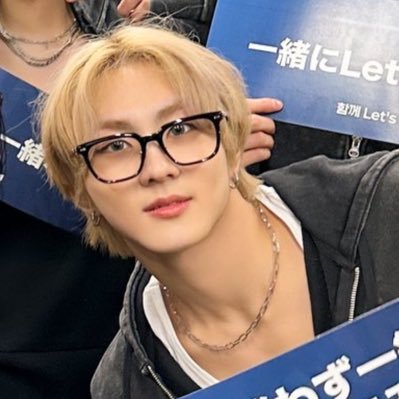 lomljeongguk's profile picture. 