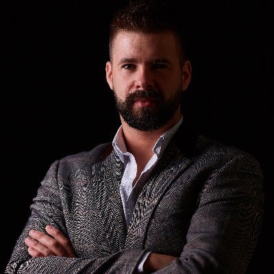 Top tier luxury restaurant manager turned top tier luxury streamer. Huge RPG fan, book & game nerd, mechanic & car enthusiast.