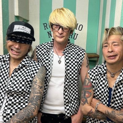 AUT-17(アウトワンセブン) Vo.アキタ☆セブンティーン(ザ☆ペラーズ) B.AKI!!G.UKI(THE RYDERS)