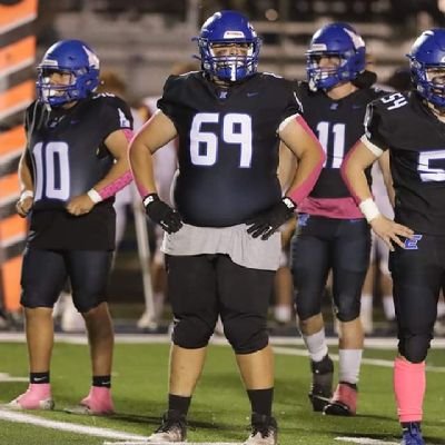 6'1 315 | class of '26 , OG/DT | Emmett HS | 2 sport athlete (football,cheer)
Bench-305
Squat-435
Clean-255
https://t.co/beVRgJfyey