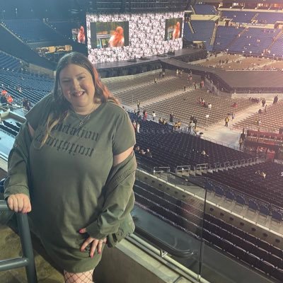 hayleypaige30's profile picture. •Swiftie Since ‘06 • in my Lover & Reputation Era💕🐍 •Chicago N1• Detroit N1• Indy N1• pathological people pleaser